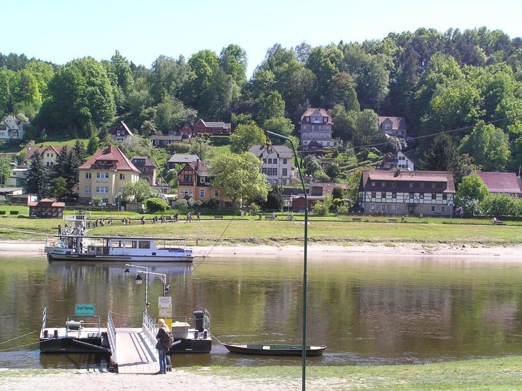 Hotel Saechsisches Haus Berggiesshubel Exterior photo